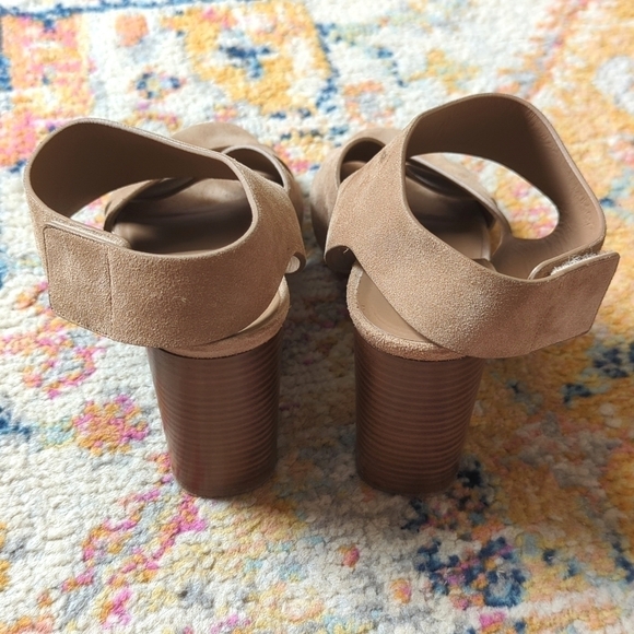 Vince Farrah Suede Leather Criss Cross Open Toe Stacked Block Heel Sandals Tan 9 - Picture 6 of 15